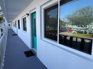 8454 111th St APT 205, Seminole, FL 33772