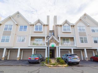 31 Prestwick Way, Edison, NJ 08820