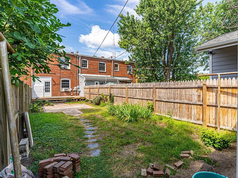 3028 W Leigh St — Photo 27