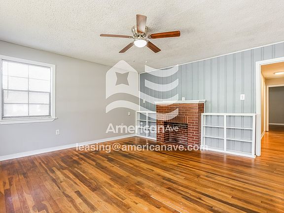 812950_002_living_room_14045576.jpg