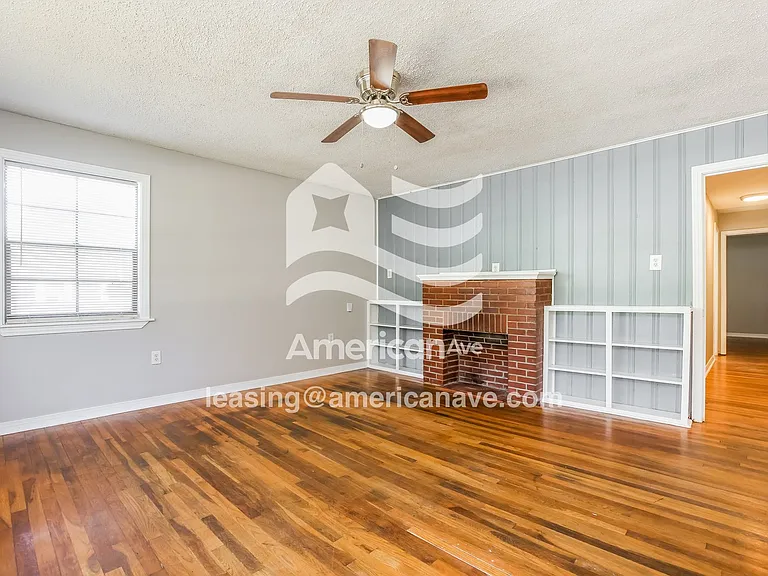 812950_002_living_room_14045576.jpg