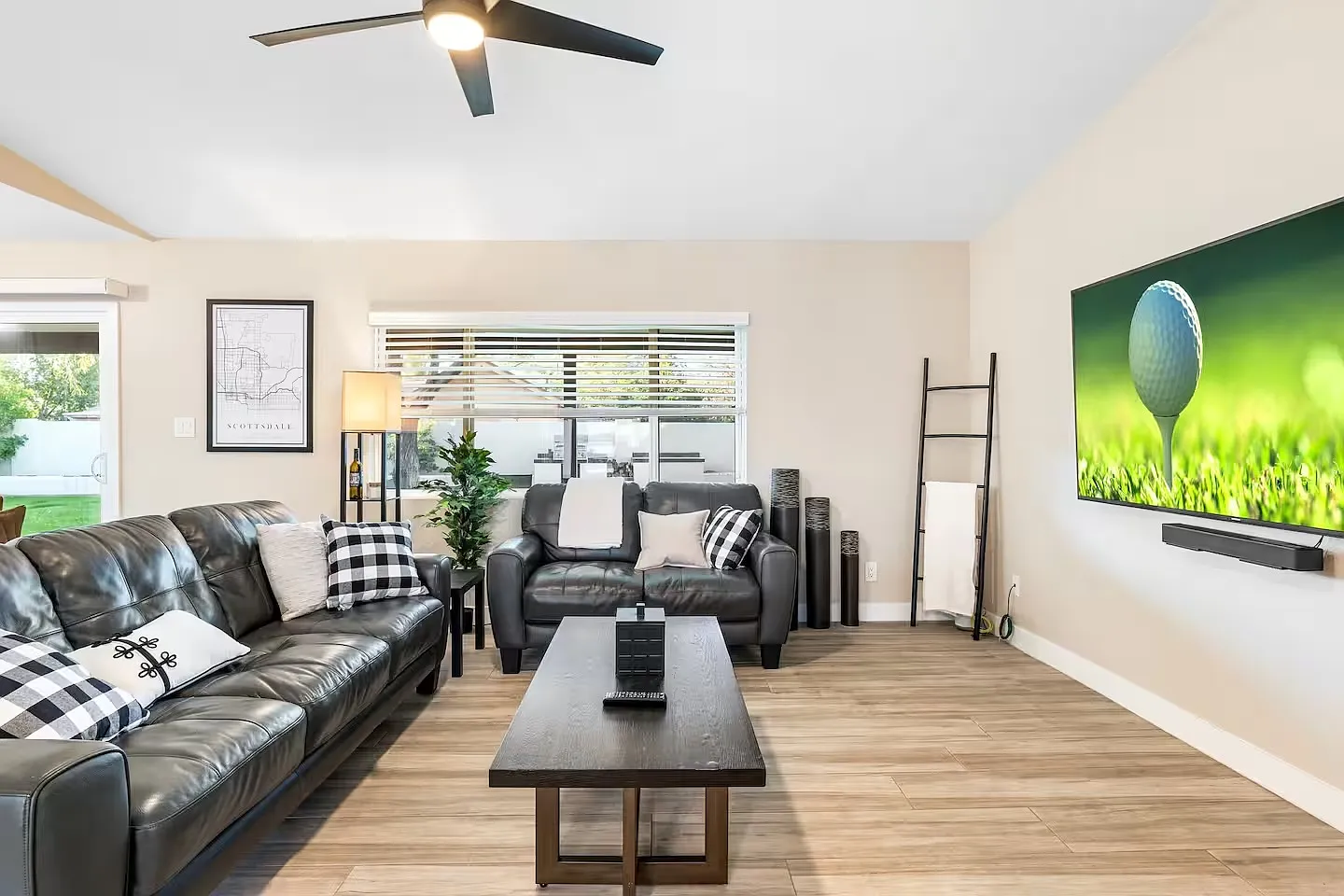 3 bed, 1369 sqft, $3,295 — Photo 2