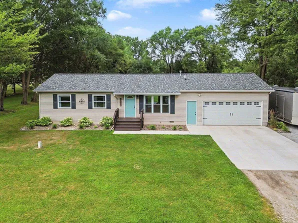 2319 E Freeland Rd, Freeland, MI 48623