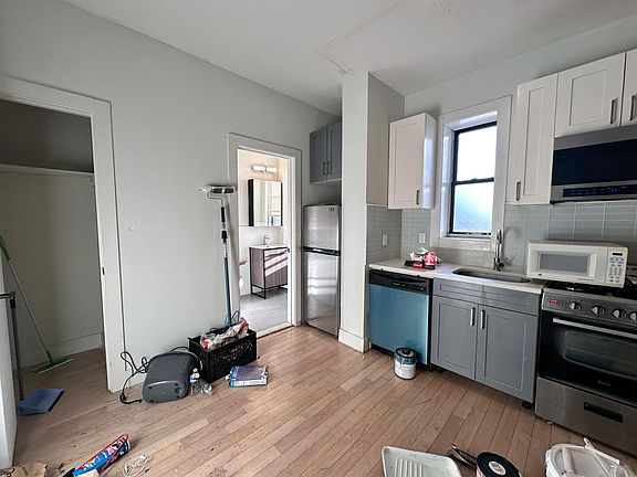 3rd image of 565 Bergen Ave #42E