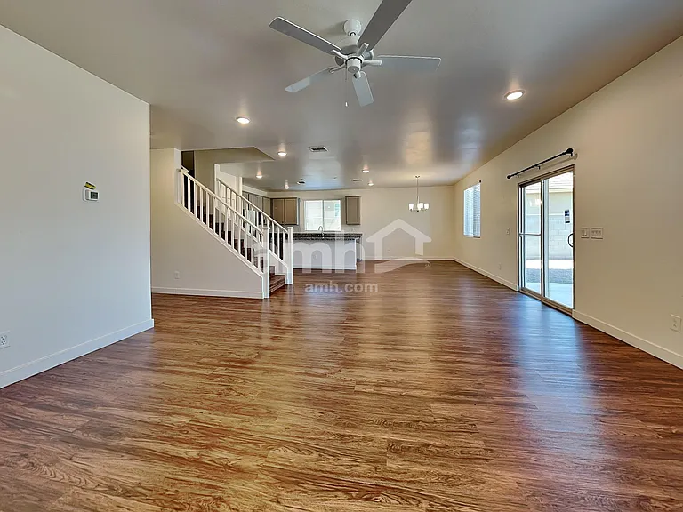 4206 S 105th Dr — Photo 5