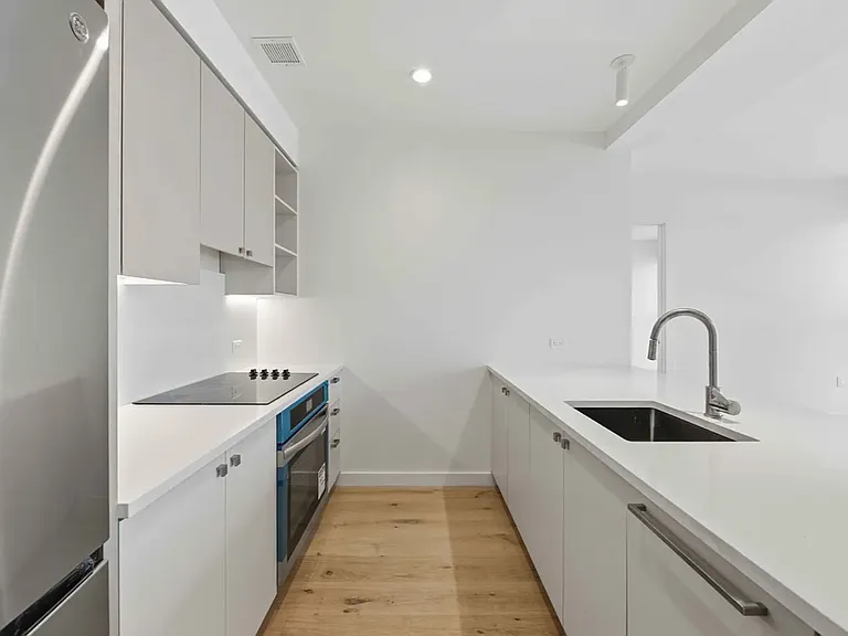 636 W 158th St #10G — Photo 9