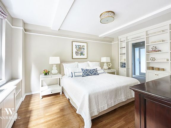 4th image of 225 E 73rd St #3A