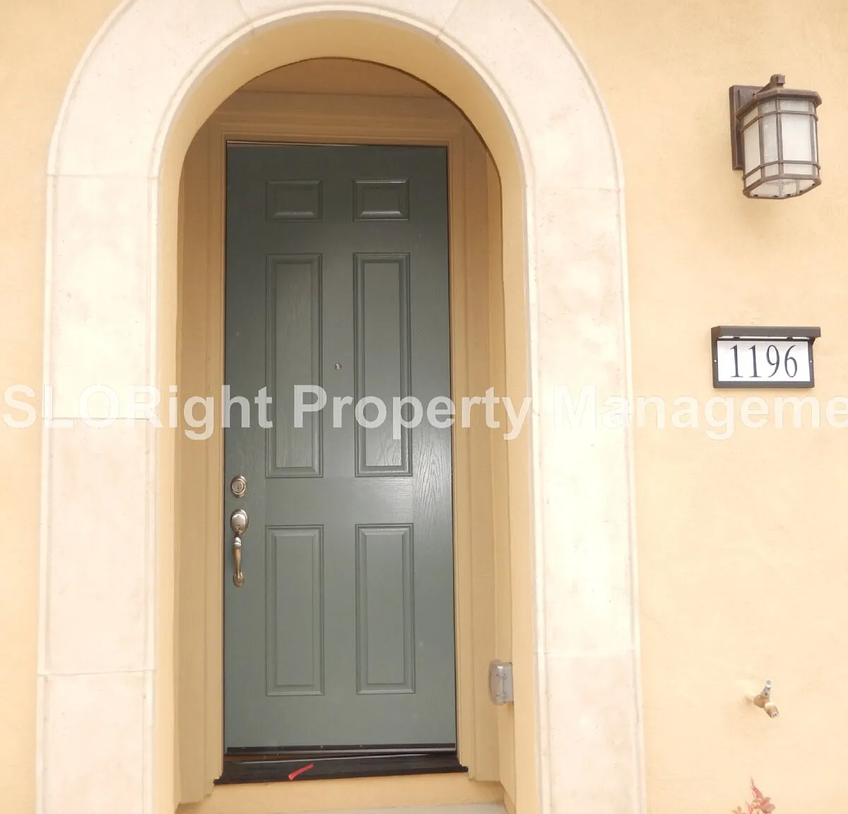 2 bed, 2.5 bath, 1884 sqft, $3,300 — Photo 2