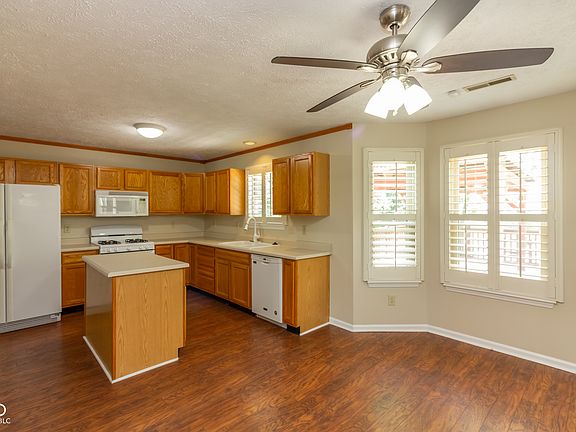 5th image of 4854 Oakleigh Pkwy