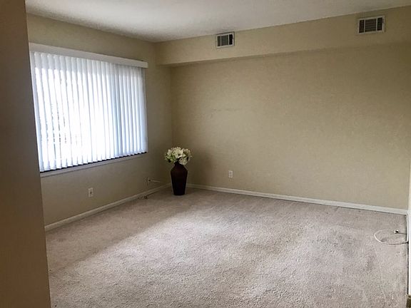 5th image of 233 S Batavia Ave APT 2C