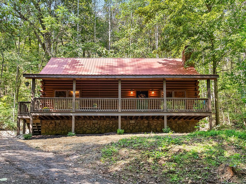 1st image of 1421 Lost Hollow Ln
