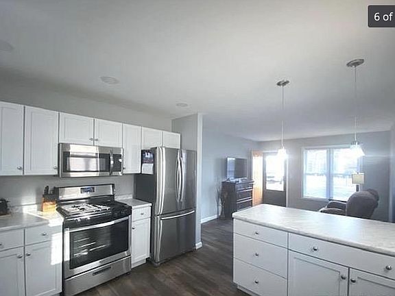 5th image of 905 E Tripp Ave