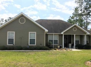 97 Mallard Pond Cir, Crawfordville, FL 32327