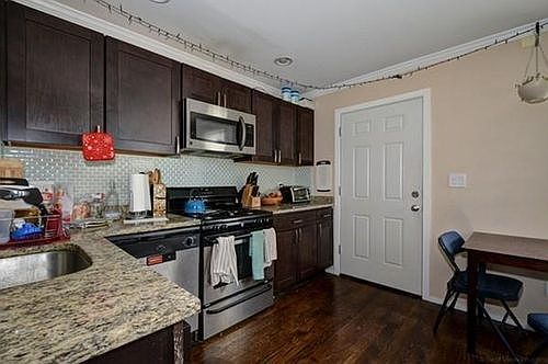 2nd image of 53 Rockvale Cir #53
