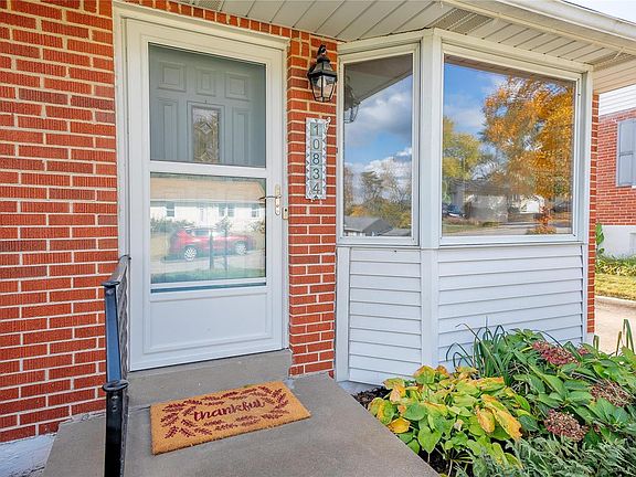 3rd image of 10834 Lawnbrook Dr