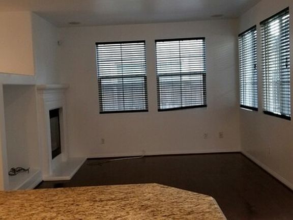 3rd image of 3671 W Scribner Ln