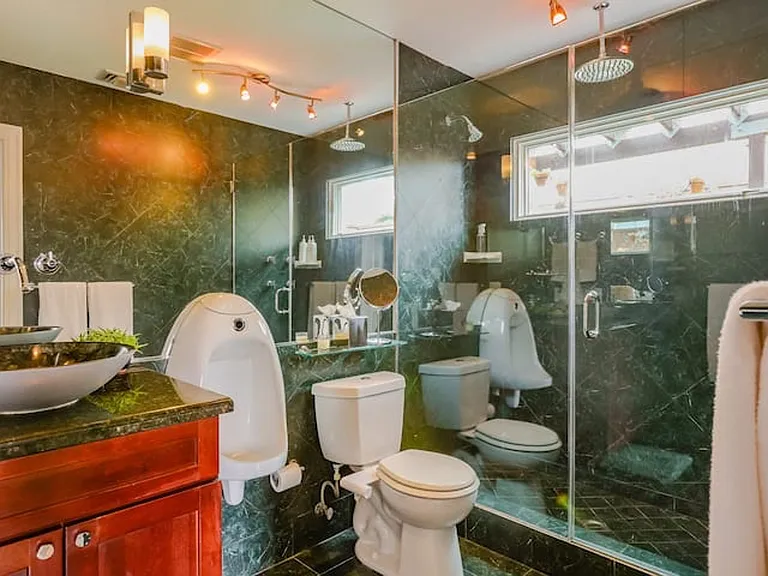 1203 S Rimpau Blvd — Photo 16