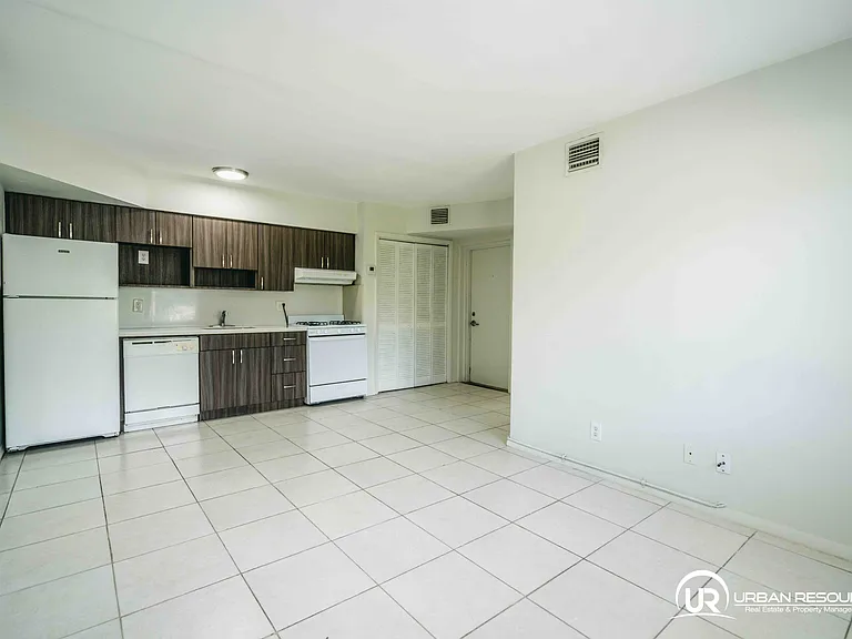 666 NE 80th St #6 — Photo 7
