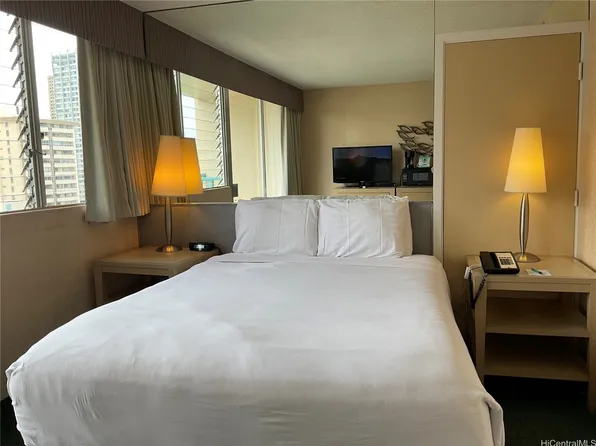 444 Kanekapolei St #1013, Honolulu, HI 96815