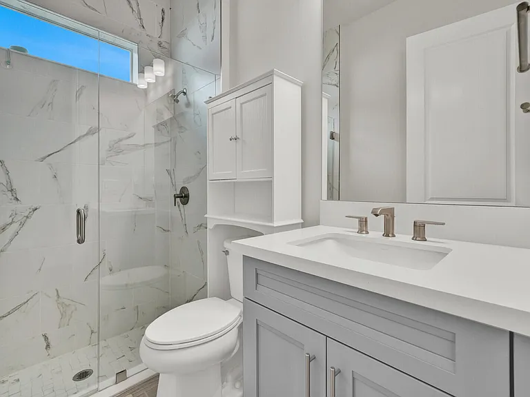 138 SE Palma St — Photo 32