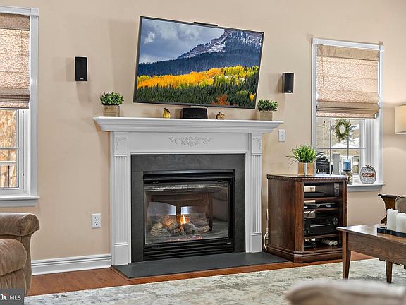 5th image of 4 Springate Ct