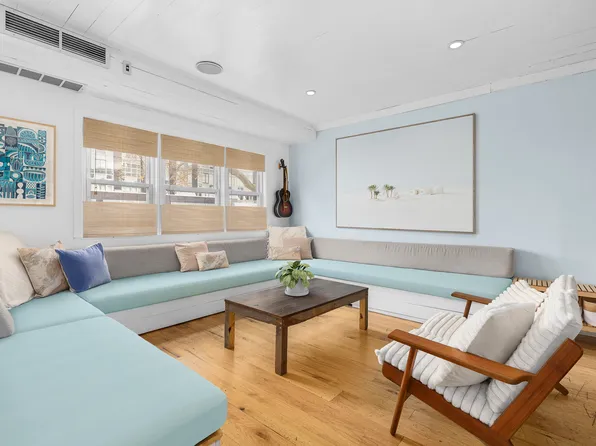 589 Union Avenue image 3 of 11