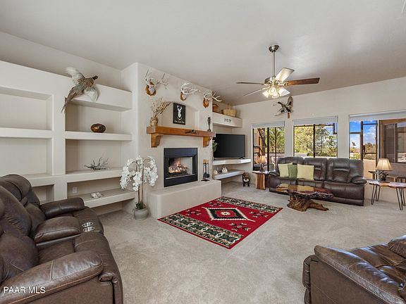 5th image of 863 Whispering Oak Dr