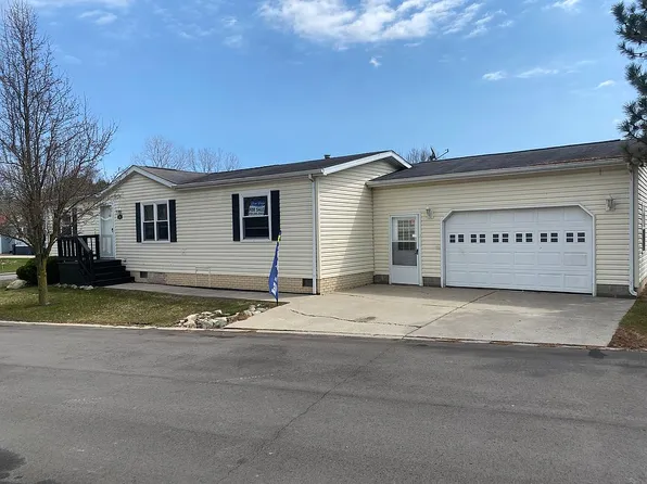 30 Riverview Dr Lot 215, Lapeer, MI 48446