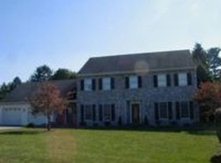 105 Dunharrow Dr, Lancaster, PA 17601