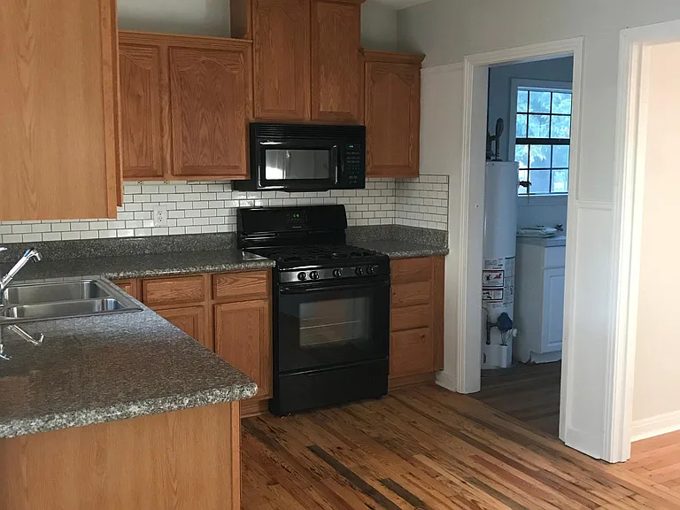 223 John Adams Dr — Photo 9