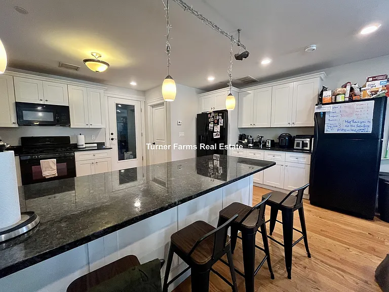 14 Fern St #A — Photo 5