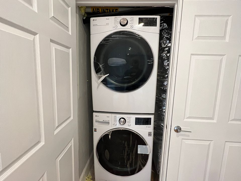 1st image of 72 Pearl St #2