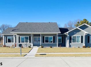 3918 Hilltop Estate Pl, Scottsbluff, NE 69361