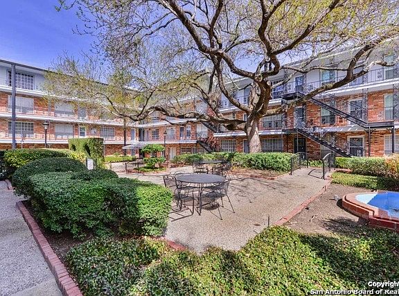 3rd image of 8401 N New Braunfels Ave APT 302