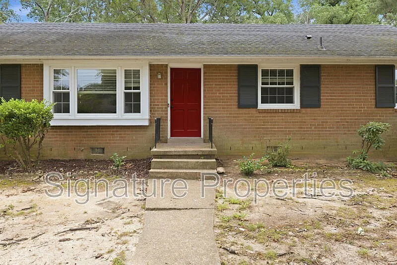 4 bed, 1.5 bath, 1858 sqft, $1,900 — Photo 3