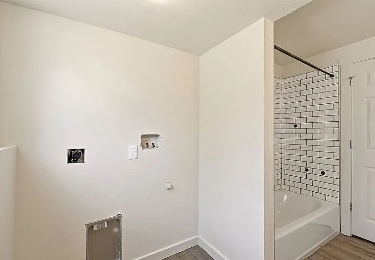 10923 E 16th Ave — Photo 17