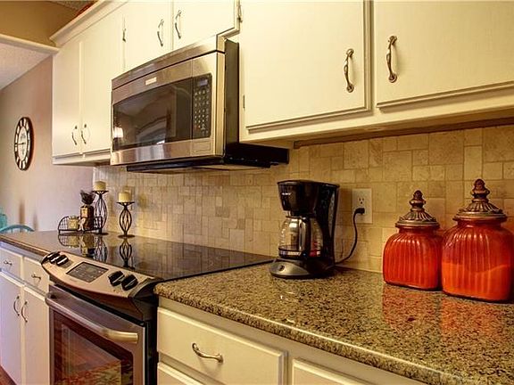 5th image of 12205 High Meadow Ct