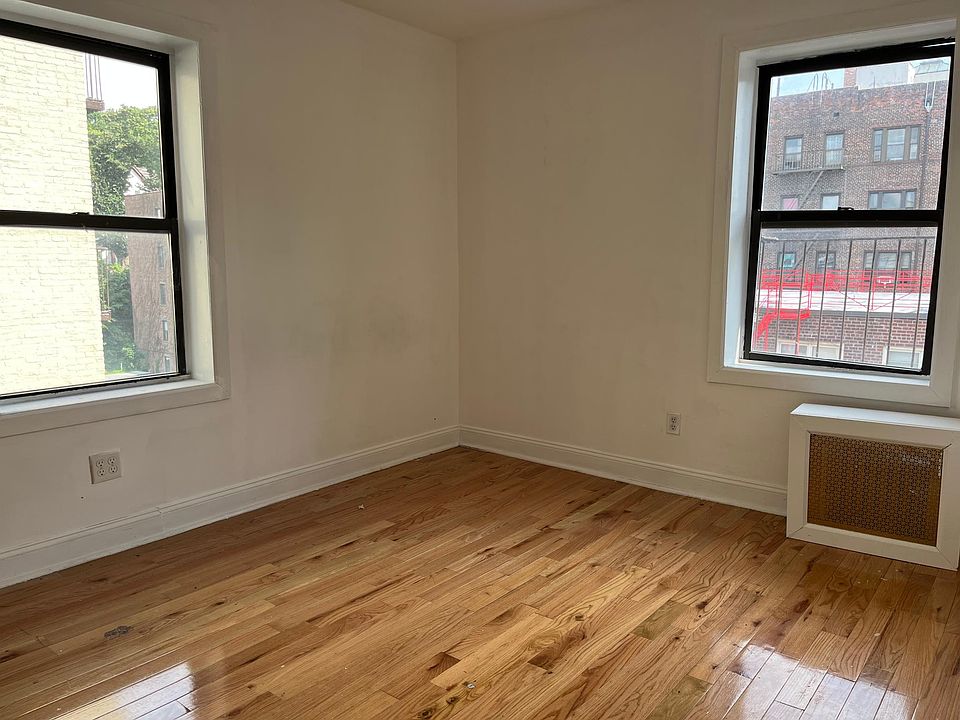 1st image of 260 Valentine Ln #5J