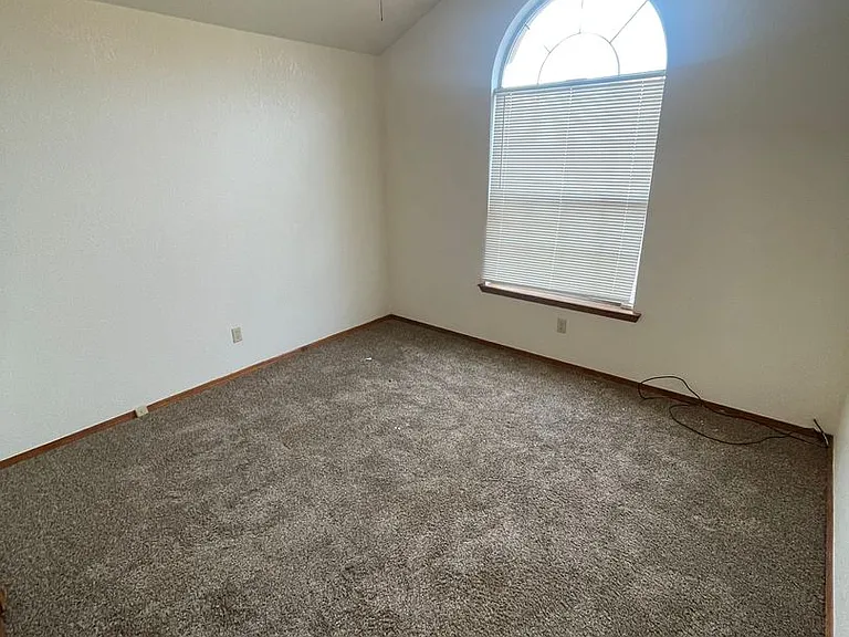 5015 Emerald St — Photo 25