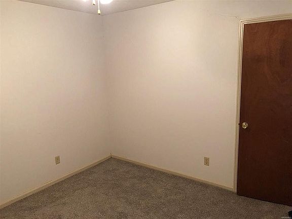 4th image of 2720 N Wallace Dr