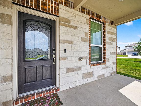 5th image of 1115 Cloverdale Dr