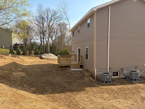 4th image of 32 Spruce Road
