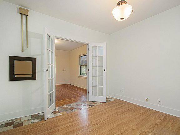 5th image of 730 N Hill St