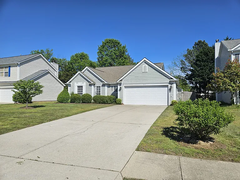 3914 Cedar Hill Dr — Photo 1