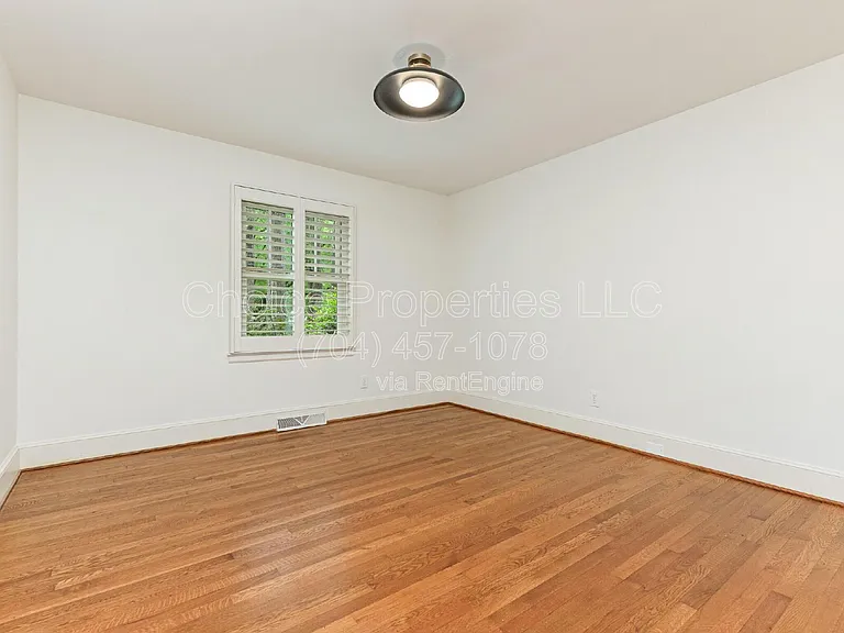 421 Blairmore Dr — Photo 16