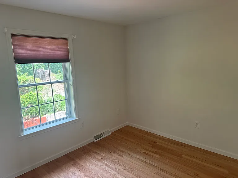 446 Hillside Dr — Photo 11