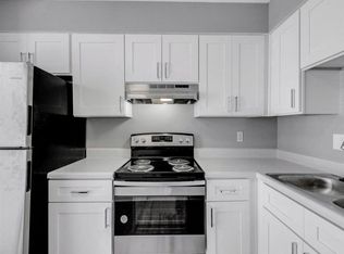 100 Redwood Cir #8C, Pensacola, FL 32506
