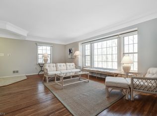 16 Lynn Ct, Florham Park, NJ 07932