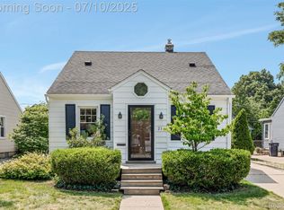 214 S Gainsborough Ave, Royal Oak, MI