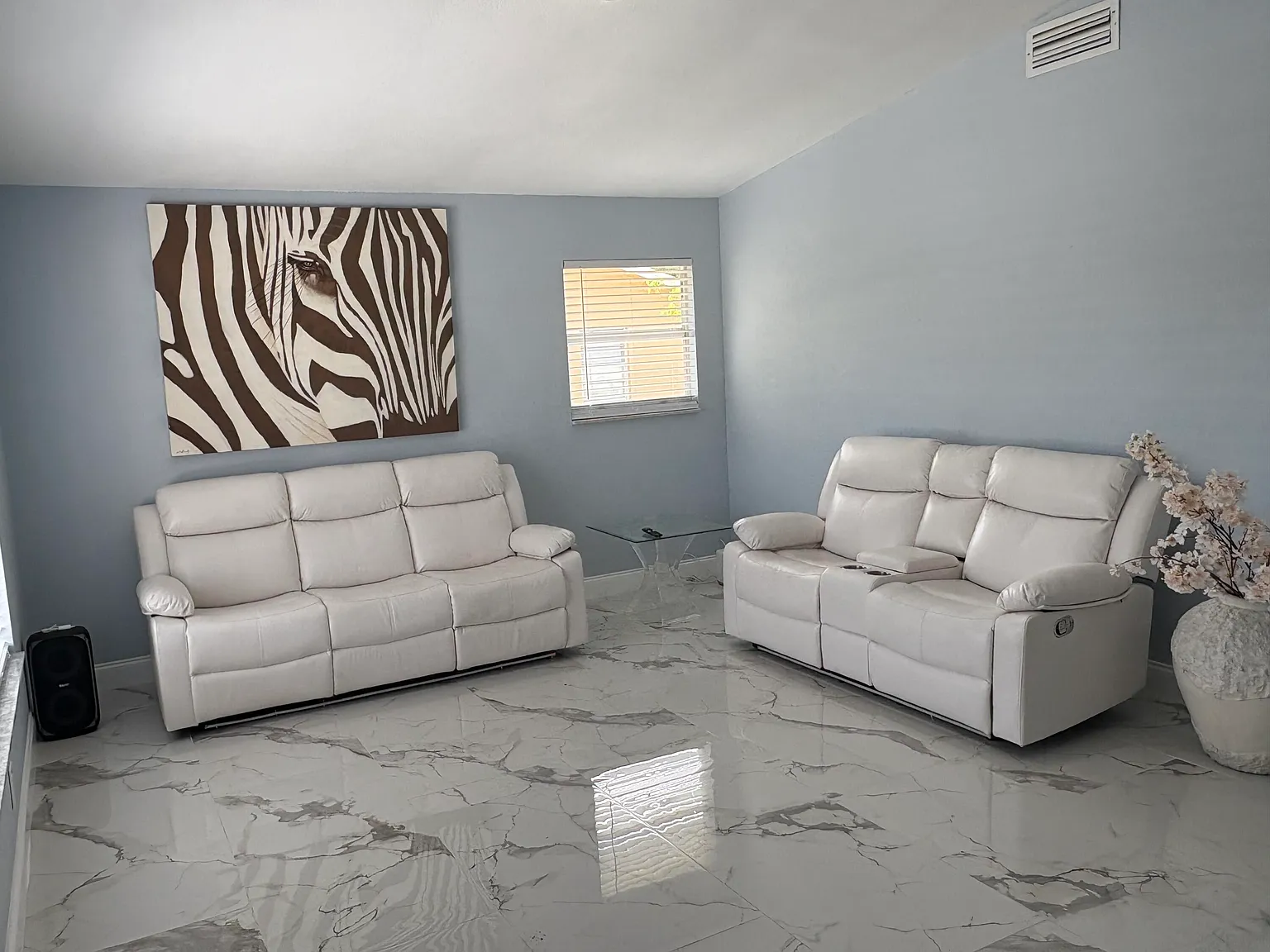 3 bed, 2.0 bath, 1545 sqft, $3,800 — Photo 3